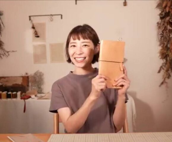 Обложка для ежедневника из кожи