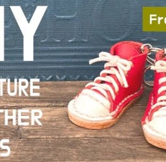 Брелок кеды