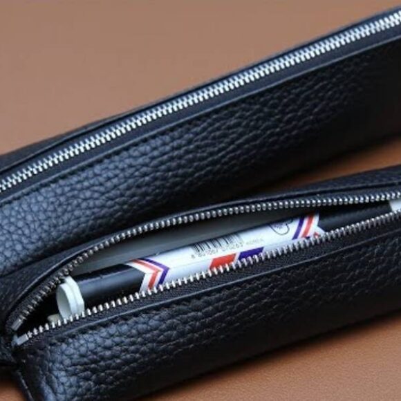 Кожаный пенал на молнии