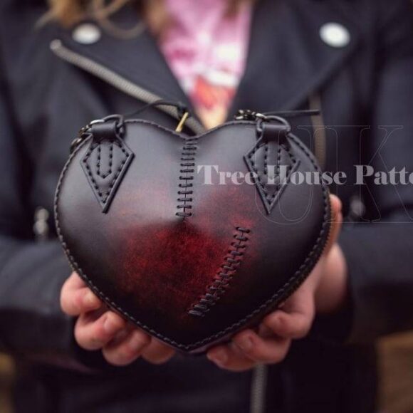 Женская сумочка в виде сердца