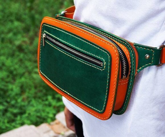 Небольшая поясная сумка