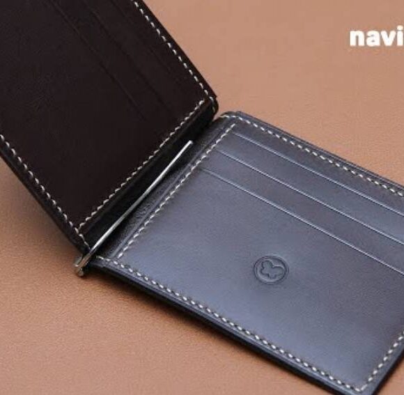 Зажим для денег из кожи