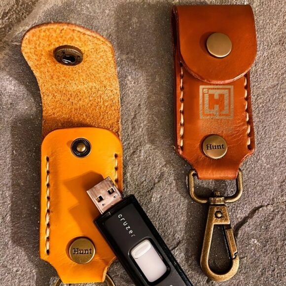 Брелок для флэшки