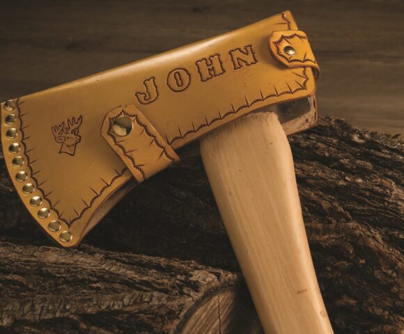 Выкройка чехол из кожи для топора с тиснением рисунка