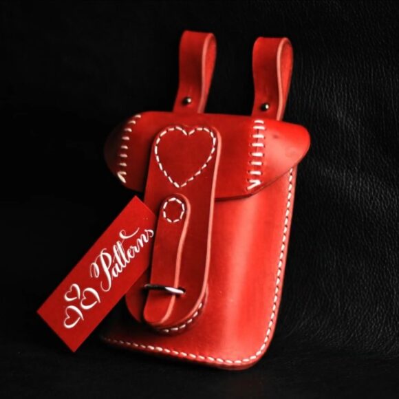 Сумочка на пояс женская с сердечком