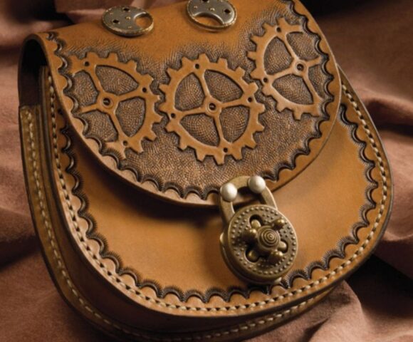 Выкройка с тиснением по кожи поясной сумки в стиле стимпака от Tandy