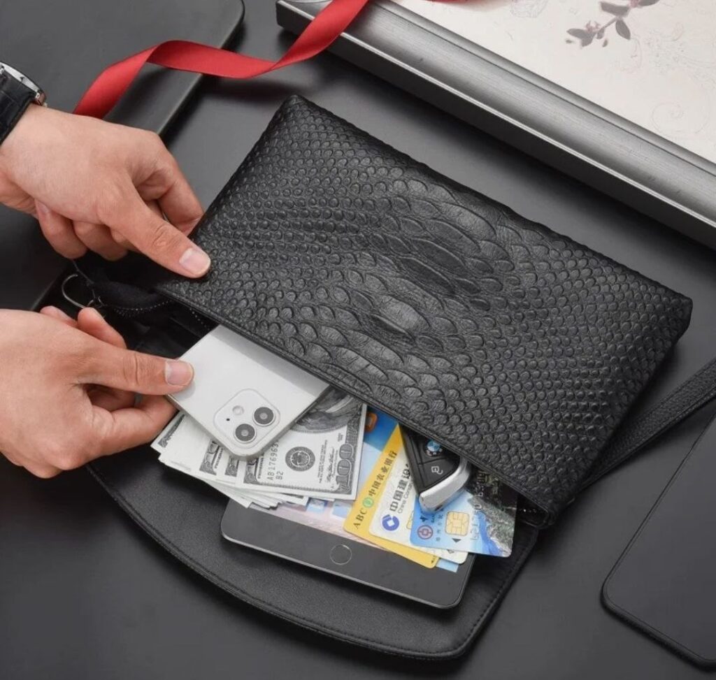 Для мужчин клатчи