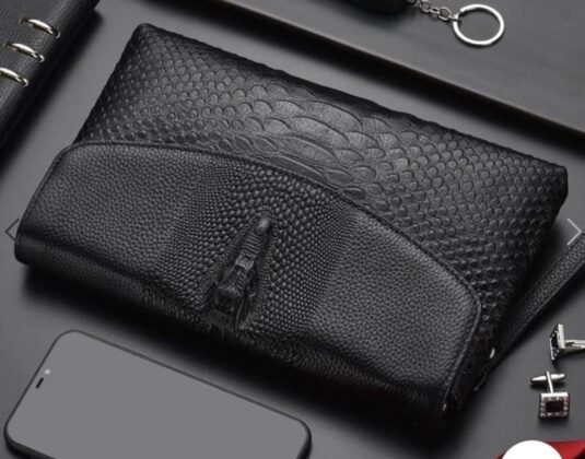 Стильный мужской клатч из кожи крокодила выкройка