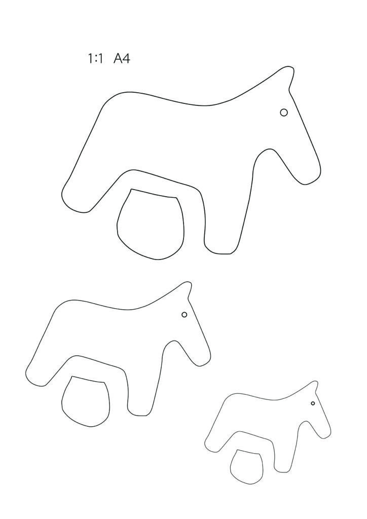 Выкройка брелка сувенира из кожи лошадка