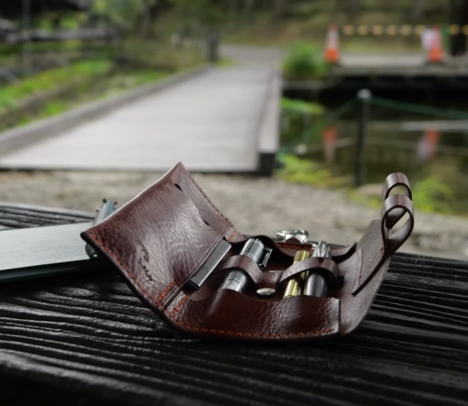 Скручивающийся пенал