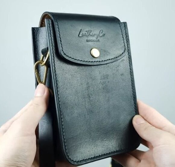 Сумочка под телефон выкройка для кожевенного содружества которую можно получить бесплатно