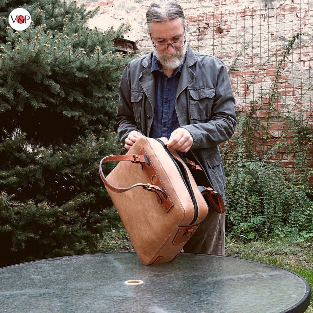 Из кожи сумка для путешествий