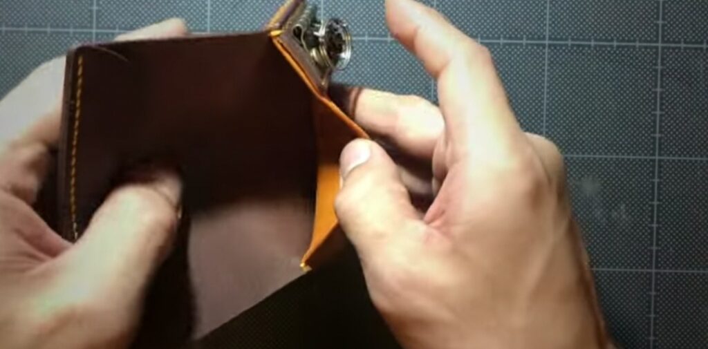 Отдел для карт в ключнице