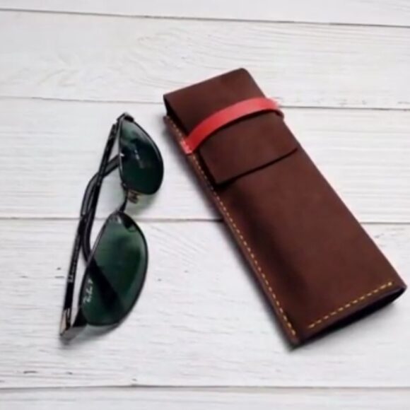 Кожаная выкройка для кожи очечник по типу пенала от Truly Studio